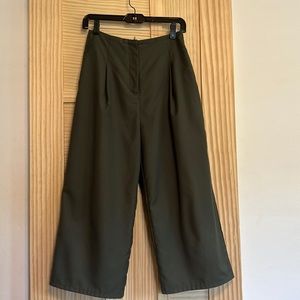 Love Bonito Sz S olive green chino pants